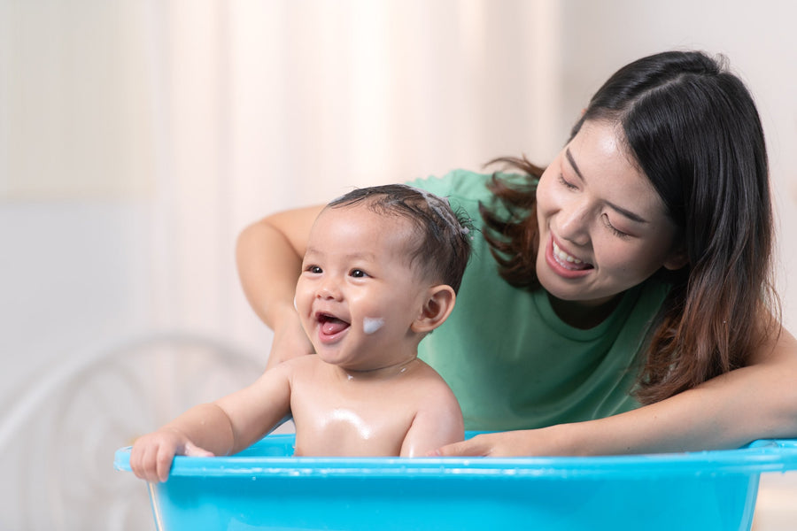 La hora del baño para bebés: fórmulas suaves y cómo usarlas