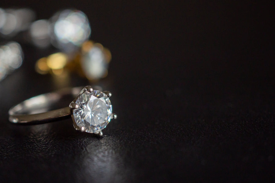 Sterling Silver, chapado y cubic zirconia explicados
