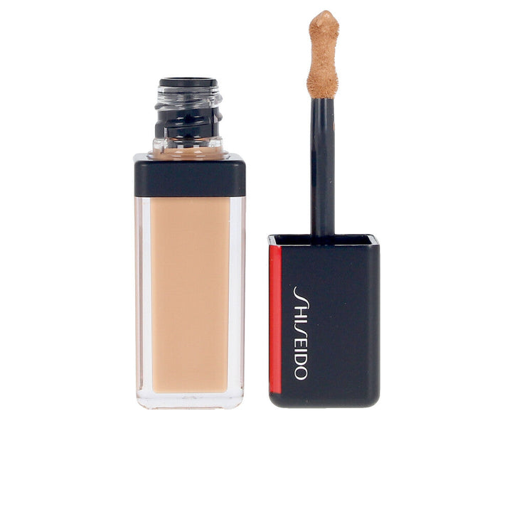 5.8 ml curved-aplicator liquid concealer tube, shade 102 Fair, long-wear