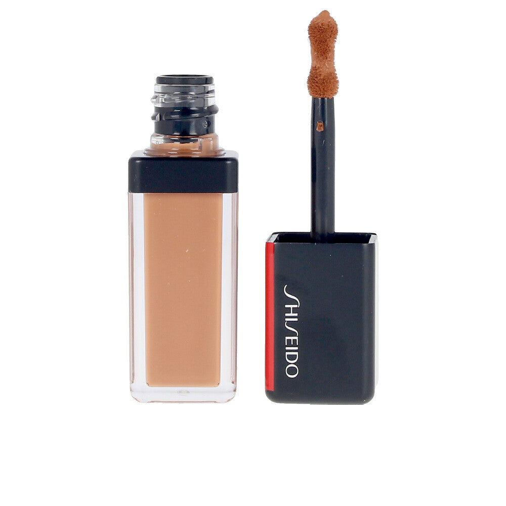 5.8 ml curved-aplicator liquid concealer tube, shade 102 Fair, long-wear
