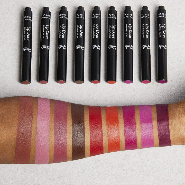 Matte click lipstick stick with teardrop tip, 1.16 g, vegan