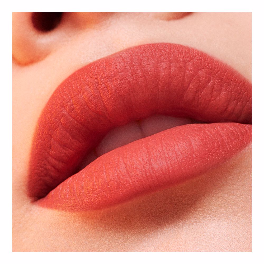 Matte mousse liquid lipstick in shade 924 with precision applicator, Unisex