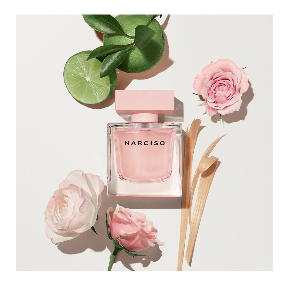 30 ml nude glass bottle Eau de Parfum with black logo, floral-woody fragrance