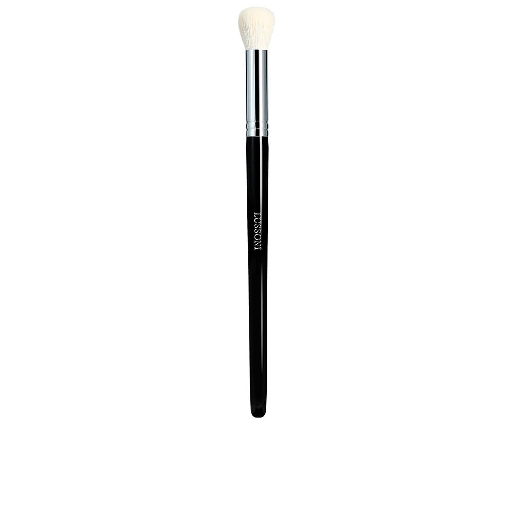 Compact contour brush with natural bristles, copper ferrule and varnished wood handle