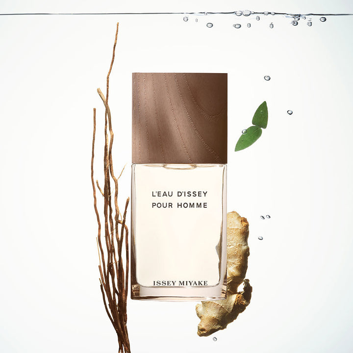50 ml vetiver eau de toilette bottle with wooden cap, recycled glass