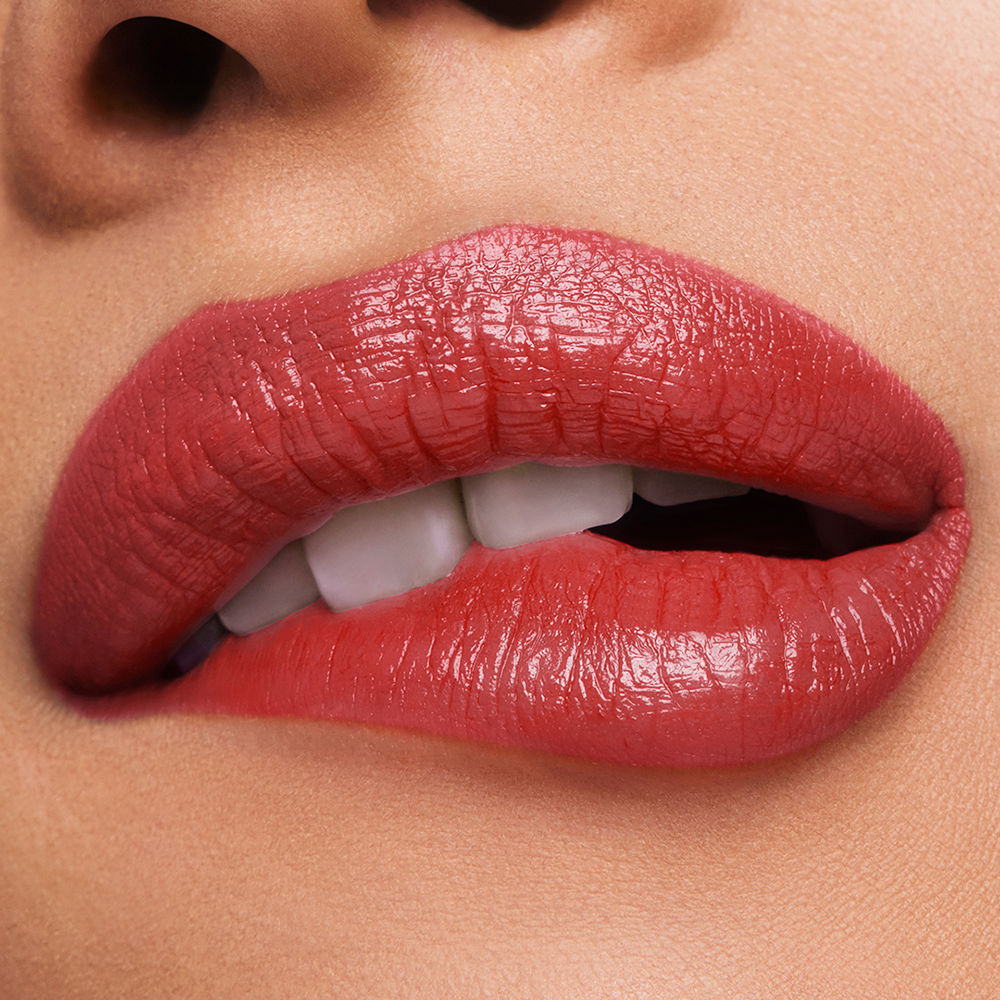Cream lipstick in satin Rebellious Rose, 3.5 g, smooth bullet shape
