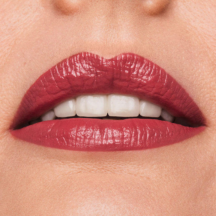 Cream lipstick in satin Rebellious Rose, 3.5 g, smooth bullet shape