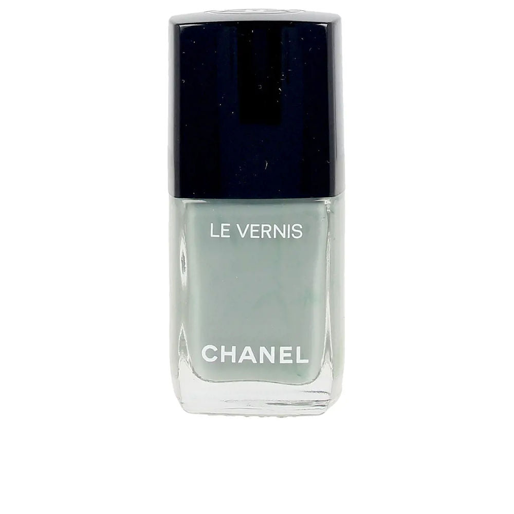 13 ml cream nail lacquer in warm red shade, precision brush, high-gloss finish