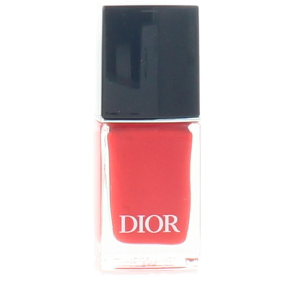 10 ml orange-red gel-effect nail polish with flat applicator brush