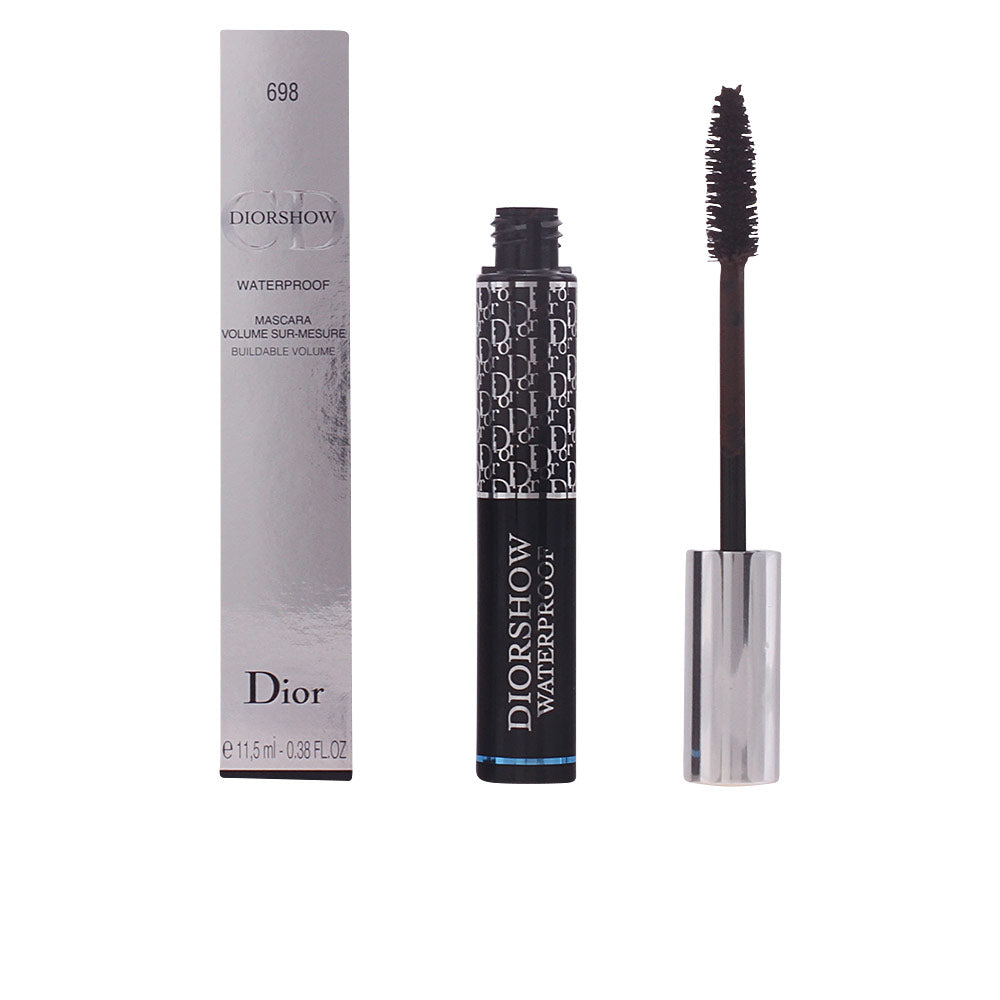 Black waterproof volumising mascara tube with fibre-enriched wand, 11.5 ml, shade 698-châtaigne